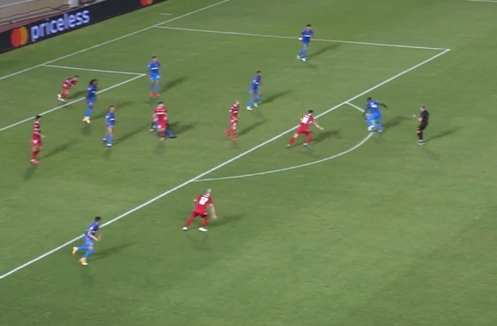 Ομόνοια-Ολυμπιακός: Απίστευτο... τσαφ ο Μπα, σωτήριο τάκλιν ο Σεμέδο (video)