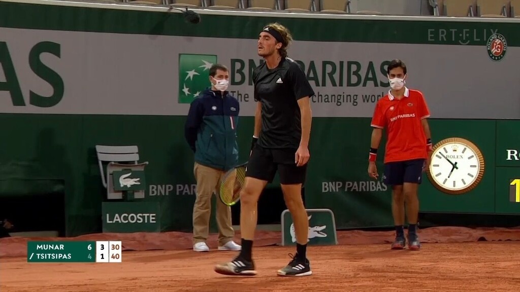 Η τρομερή μάσκα του πατέρα Τσιτσιπά και η διακοπή! (videos+photos)