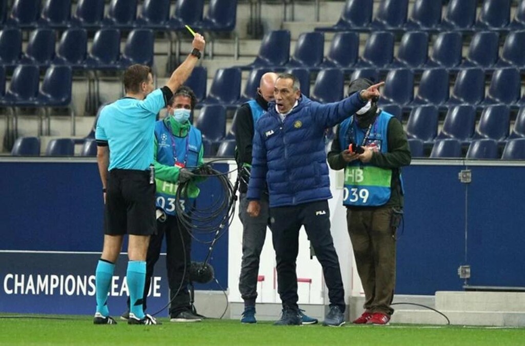 Έγινε έξαλλος με το πέναλτι και αποβλήθηκε στο ημίχρονο ο Γιώργος Δώνης (video+photos)