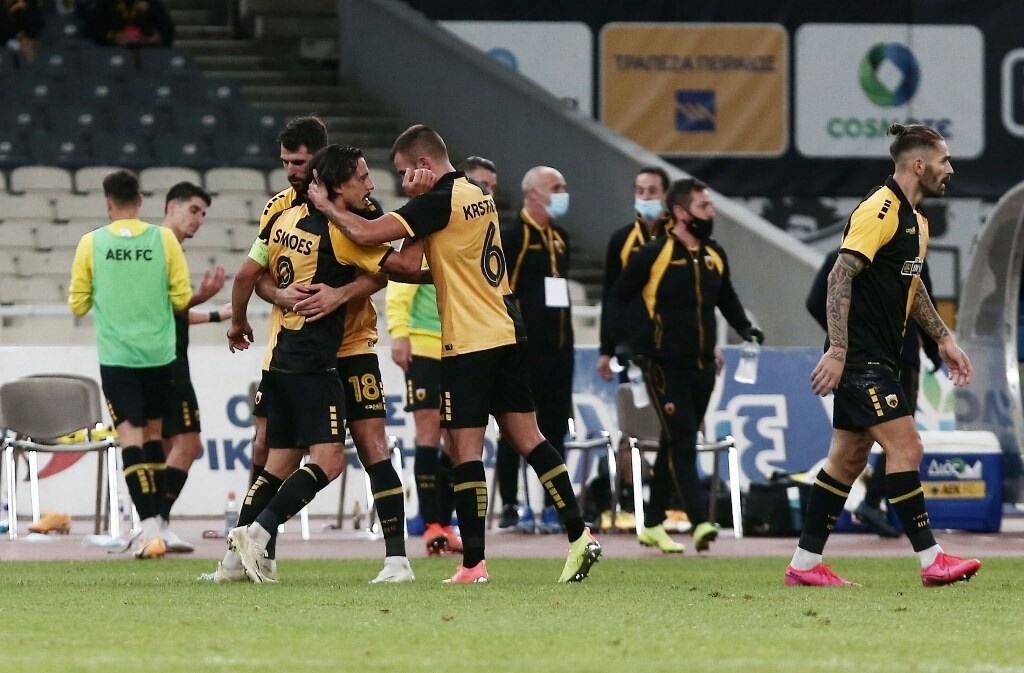 ΑΕΚ-Βόλφσμπουργκ: O Σιμόες το ΄χει ξανακάνει στο ίδιο τέρμα με τακουνάκι (video+photos)