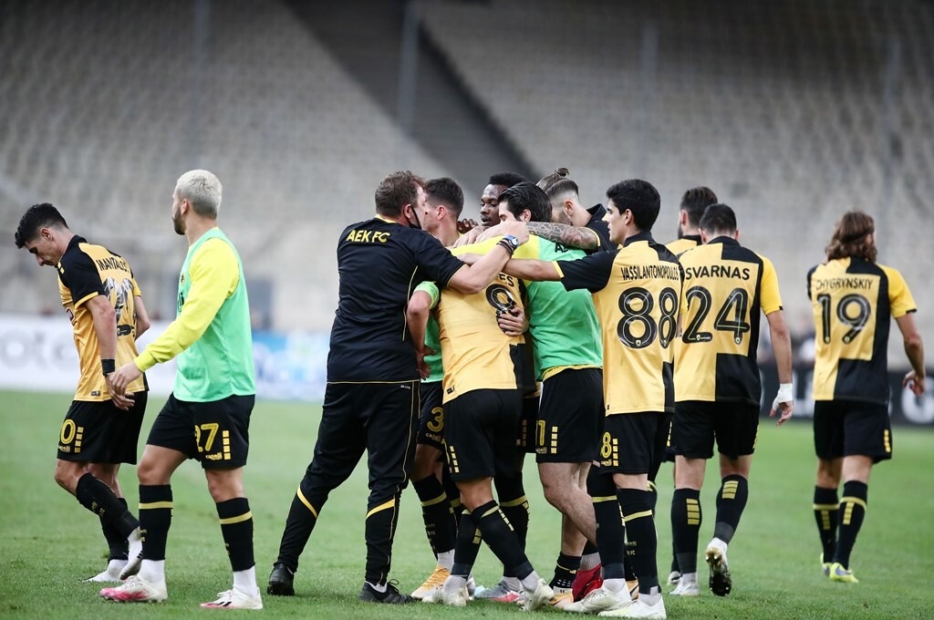 ΑΕΚ-Βόλφσμπουργκ: O Σιμόες το ΄χει ξανακάνει στο ίδιο τέρμα με τακουνάκι (video+photos)