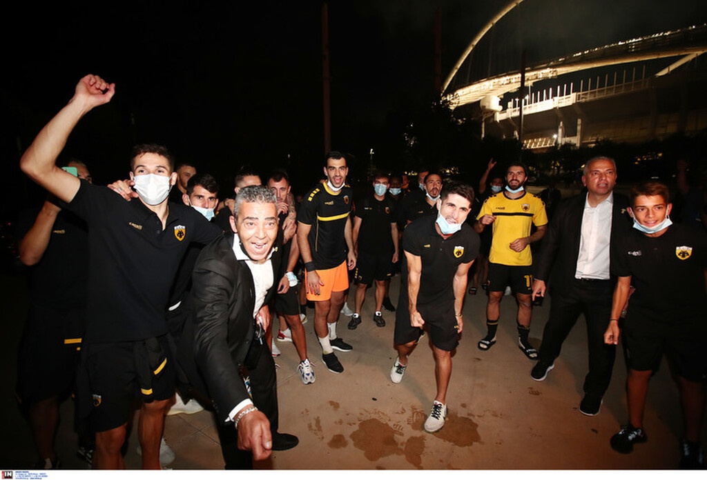 AEK-Βολφσμπουργκ: «Κάηκε» το ΟΑΚΑ – Πανηγύρισαν με τον κόσμο τους οι «κιτρινόμαυροι» (videos+photos)