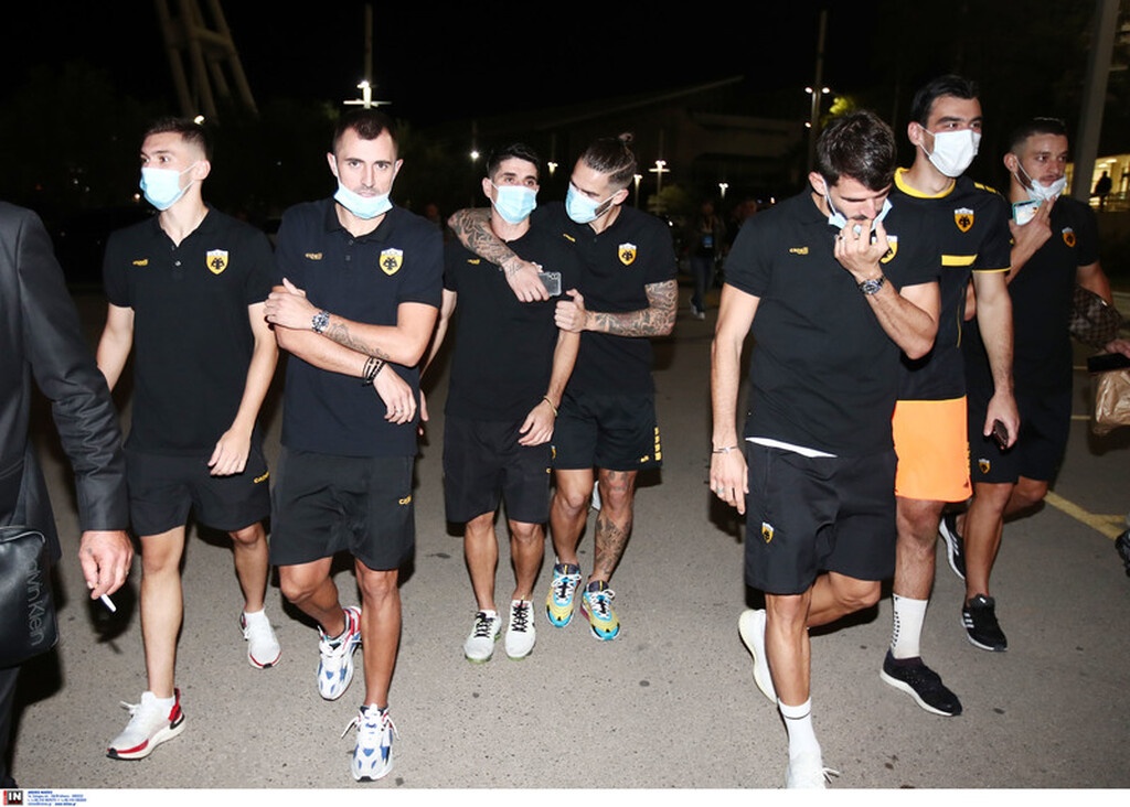 AEK-Βολφσμπουργκ: «Κάηκε» το ΟΑΚΑ – Πανηγύρισαν με τον κόσμο τους οι «κιτρινόμαυροι» (videos+photos)