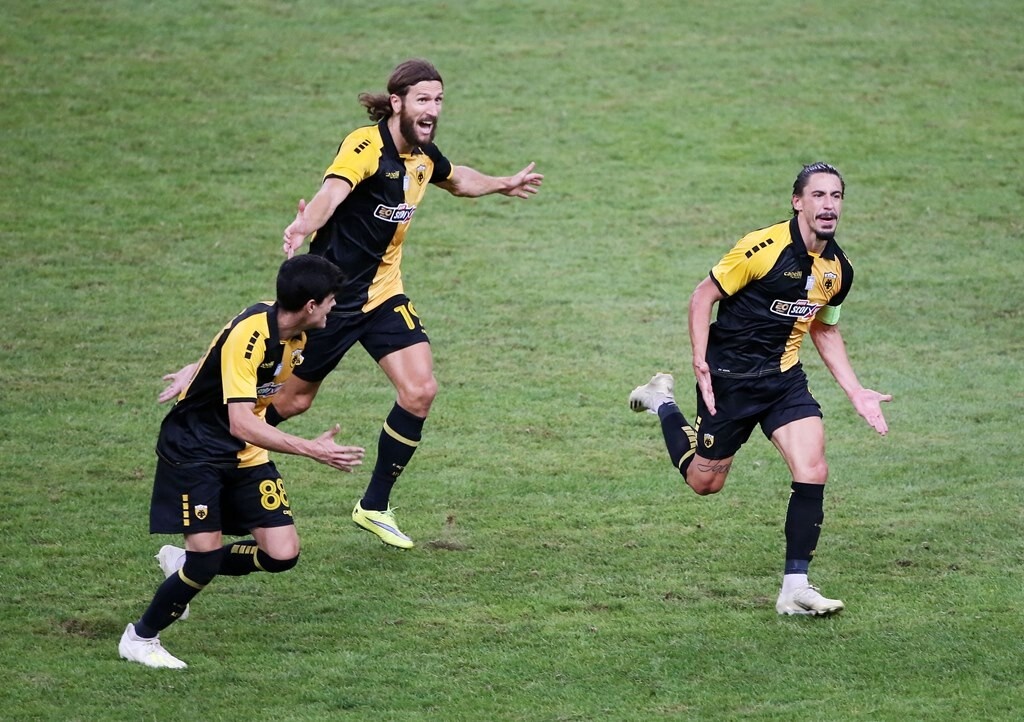 ΑΕΚ-Βόλφσμπουργκ: O Σιμόες το ΄χει ξανακάνει στο ίδιο τέρμα με τακουνάκι (video+photos)