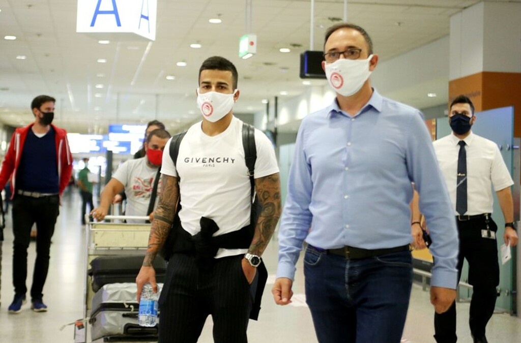 Ολυμπιακός: Άρχισαν οι αφίξεις με Τιάγκο Σίλβα! (Photos)