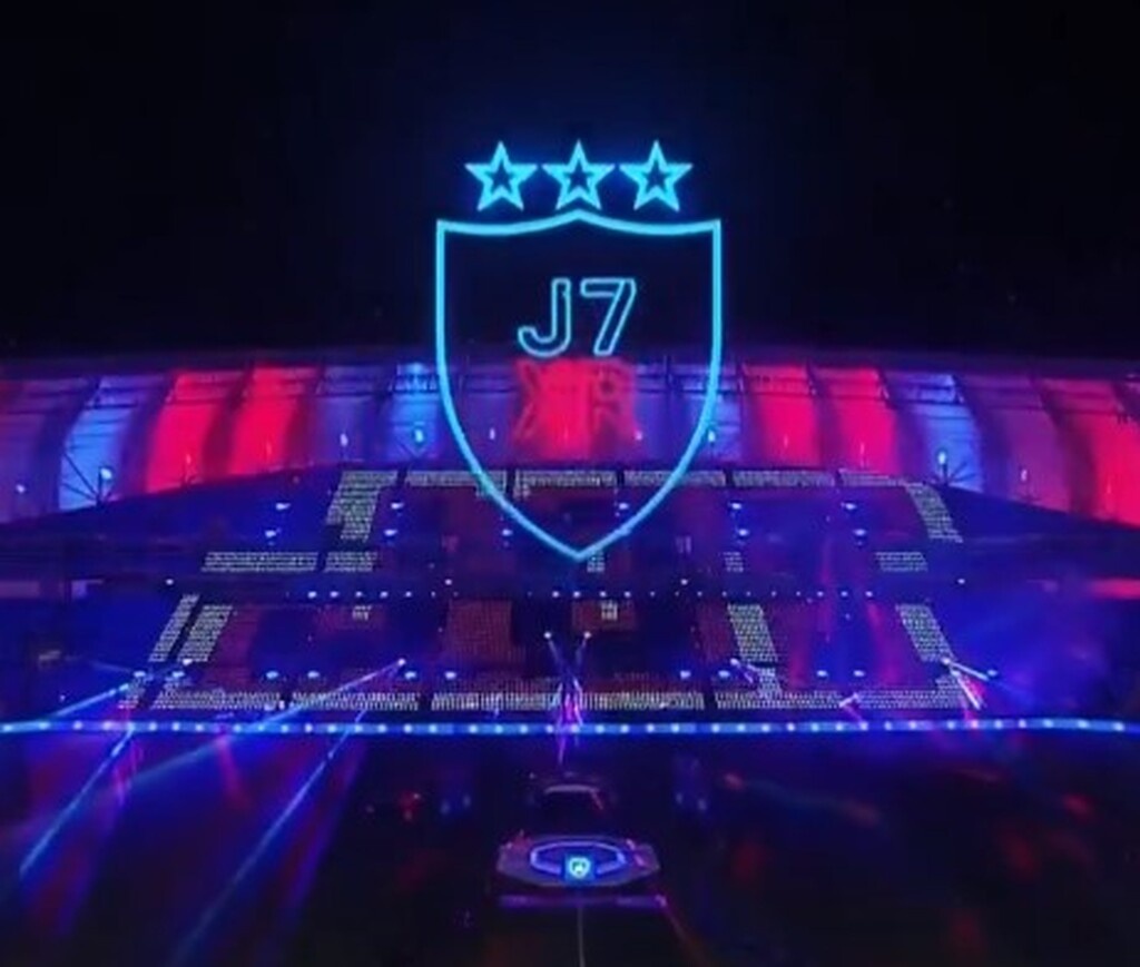 Ομάδα παρέδωσε μαθήματα με μυθικό σόου σε φιέστα πρωταθλήματος (videos+photos)