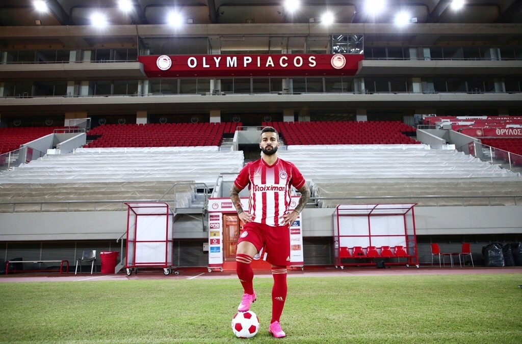 Τιάγκο Σίλβα: «Να γίνω πρωταθλητής με τον Ολυμπιακό» (photos+video)