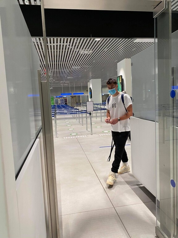 ΑΕΚ: Στην Αθήνα ο Νεντελτσεάρου μετά από ταξίδι γολγοθά! (photos)