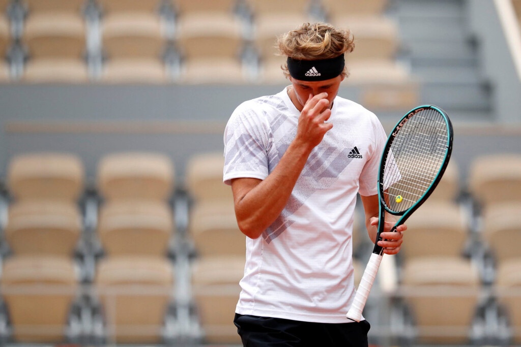 «Συναγερμός» στο Roland Garros: Έπαιζε με πυρετό και βήχα ο Ζβέρεφ (video)
