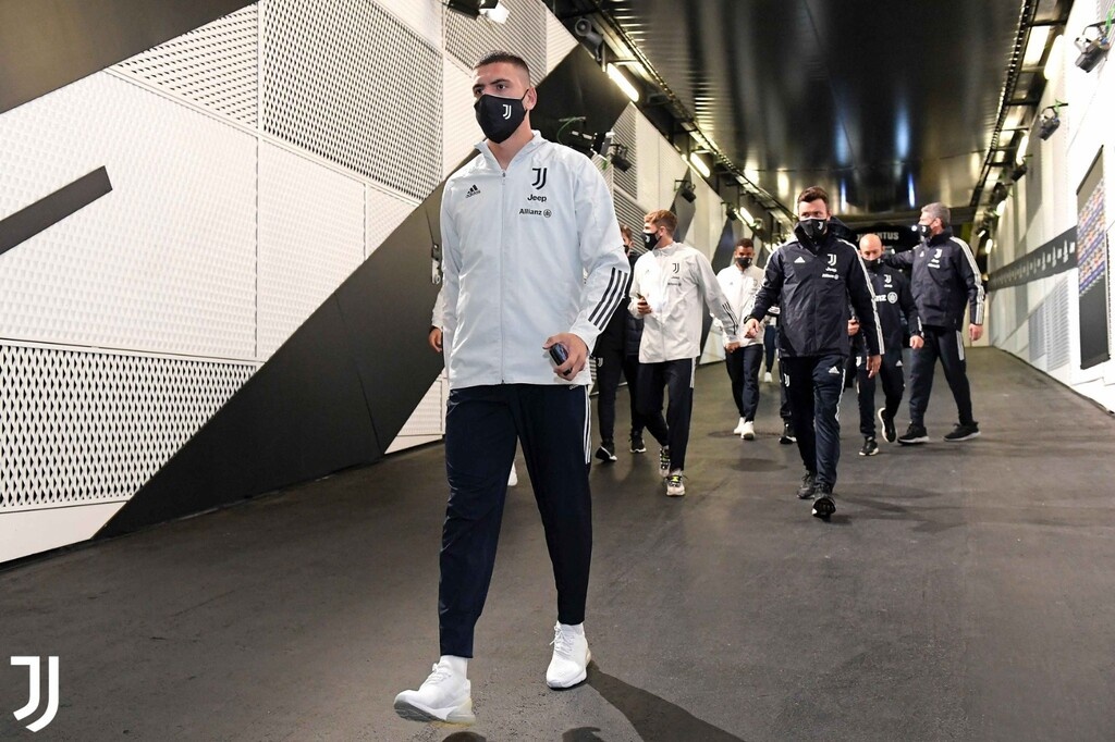 Κανονικά στο γήπεδο η Γιουβέντους- Απάντησε με κενή ενδεκάδα η Νάπολι (photos)