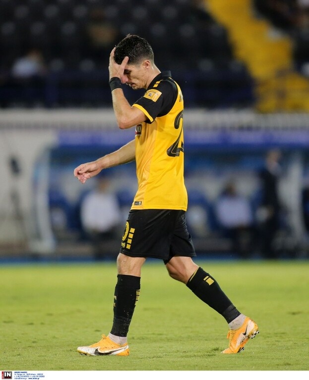 Ατρόμητος-ΑΕΚ: H φάση που έφερε την αποβολή του Μάνταλου (photos+video)