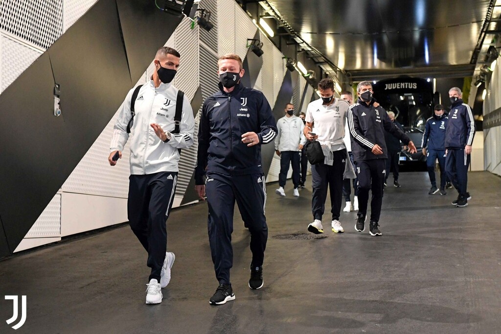 Κανονικά στο γήπεδο η Γιουβέντους- Απάντησε με κενή ενδεκάδα η Νάπολι (photos)