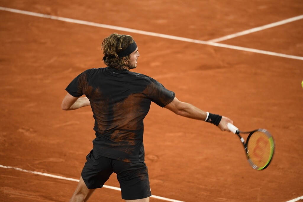 Roland Garros: Στους «4» του Grand Slam του Παρισίου ο Τσιτσιπάς και τα…μυαλά στα κάγκελα! (video)