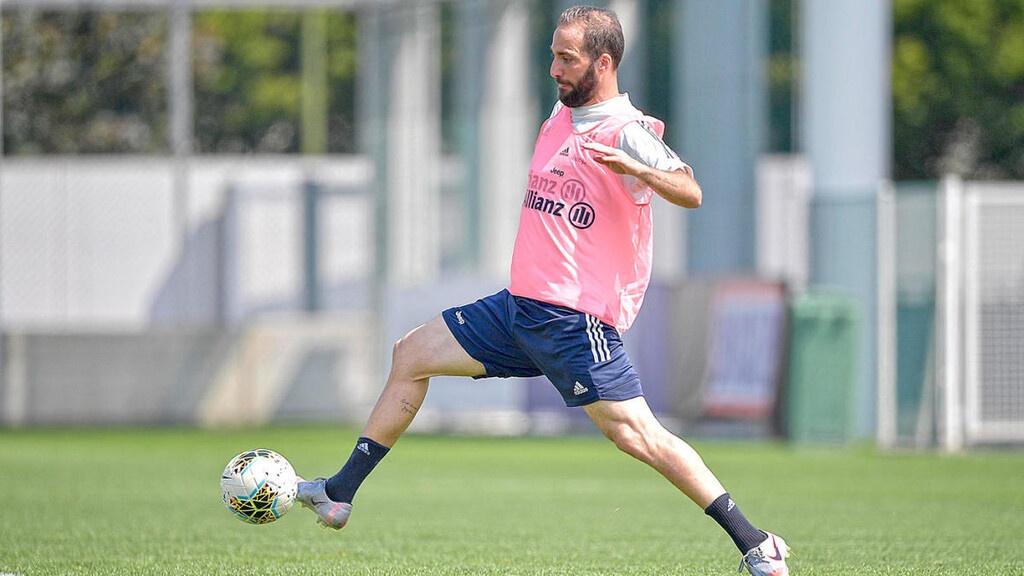 Γκονζάο Ιγκουαΐν: Πρώτο γκολ στο MLS με φαουλάρα (video+photos)
