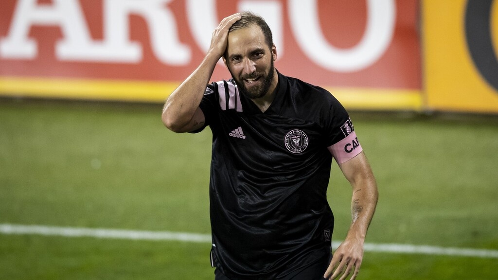 Γκονζάο Ιγκουαΐν: Πρώτο γκολ στο MLS με φαουλάρα (video+photos)
