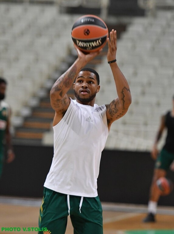 Σάικς: «Ευλογία που υπέγραψα στον Παναθηναϊκό» (photos)