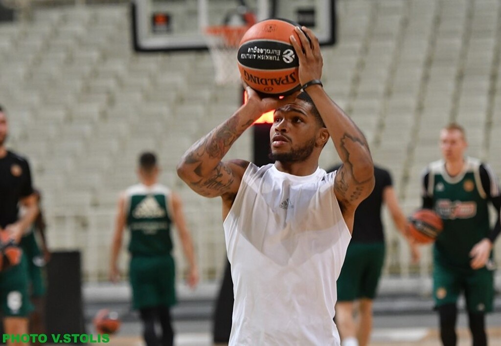 Σάικς: «Ευλογία που υπέγραψα στον Παναθηναϊκό» (photos)