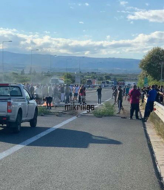 Ομάδα της Football League «εγκλωβίστηκε» στο Ζευγολατιό λόγω... Ρόμά (photos)