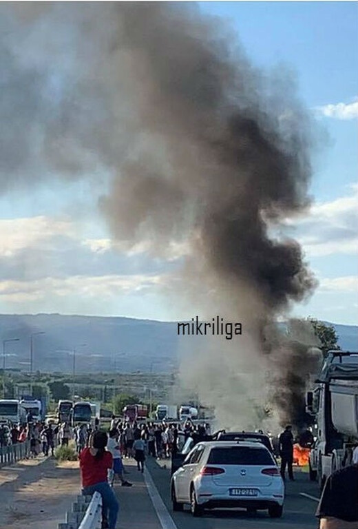 Ομάδα της Football League «εγκλωβίστηκε» στο Ζευγολατιό λόγω... Ρόμά (photos)