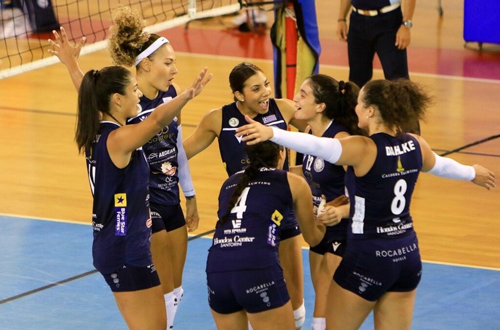 Volley League Γυναικών: «Μπλόκαραν» την Λαμία με 3-0 σετ, τα κορίτσια της Σαντορίνης! (photos)
