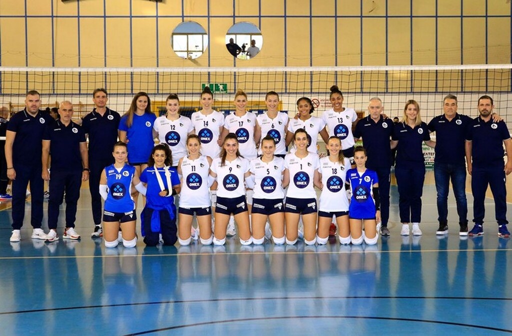 Volley League Γυναικών: «Μπλόκαραν» την Λαμία με 3-0 σετ, τα κορίτσια της Σαντορίνης! (photos)