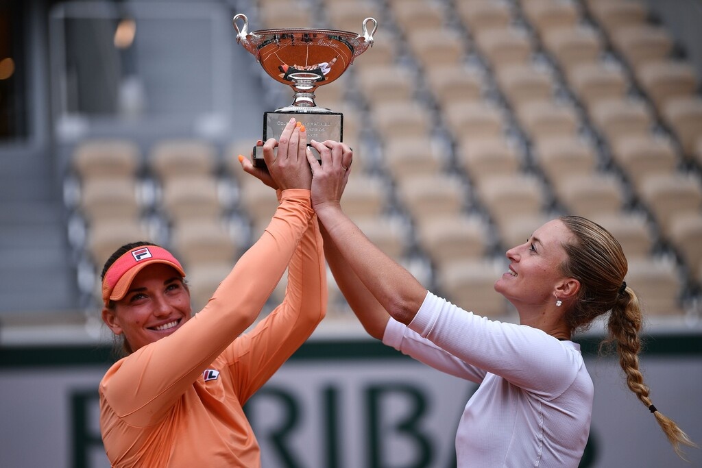 Roland Garros: Repeat στο Παρίσι οι Μλαντένοβιτς και Μπάμπος στο διπλό γυναικών (photos+videos)