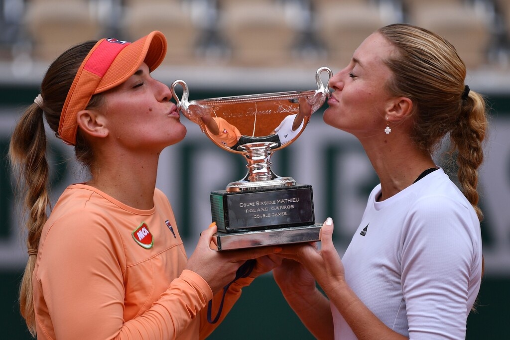 Roland Garros: Repeat στο Παρίσι οι Μλαντένοβιτς και Μπάμπος στο διπλό γυναικών (photos+videos)
