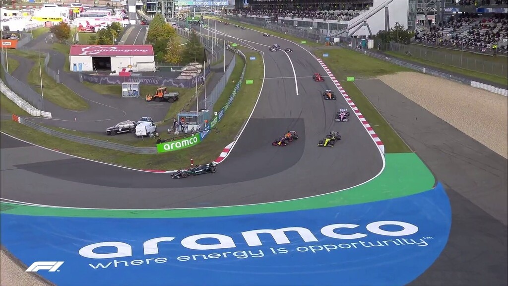 Formula1: Ιστορική νίκη ο Χάμιλτον στη Γερμανία, πήρε το... κράνος του Σουμάχερ (video+photos)