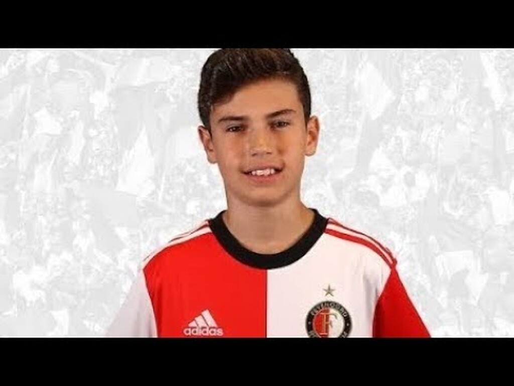 Ρόμπιν Φαν Πέρσι: Το μήλο κάτω από τη μηλιά (photos+video)