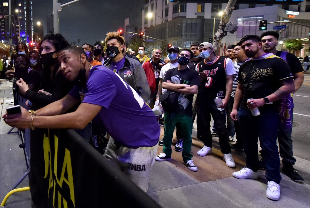 NBA: Ποιος κορονοϊός; Όλο το Λος Άντζελες στους δρόμους για τους Λέικερς (photos)