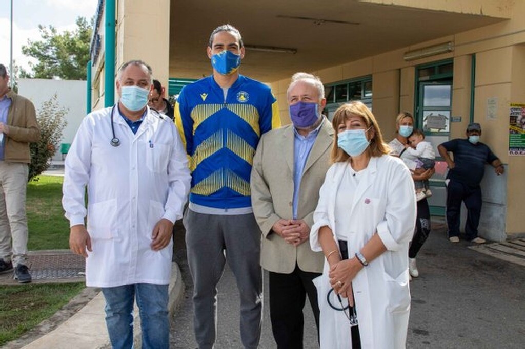 Αστέρας Τρίπολης: Δώρισε μάσκες στο Παναρκαδικό Γενικό Νοσοκομείο Τρίπολης