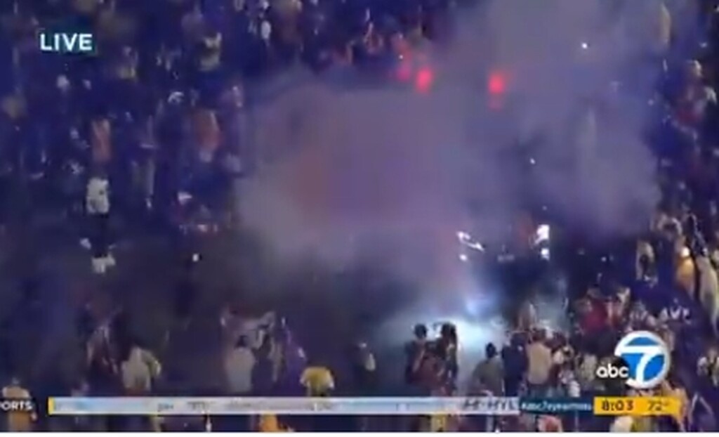 Επεισόδια στους πανηγυρισμούς των οπαδών των Λέικερς (photos+video)