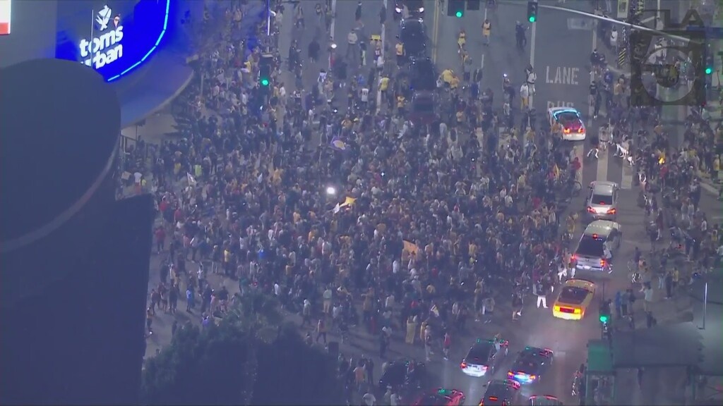 NBA: Ποιος κορονοϊός; Όλο το Λος Άντζελες στους δρόμους για τους Λέικερς (photos)