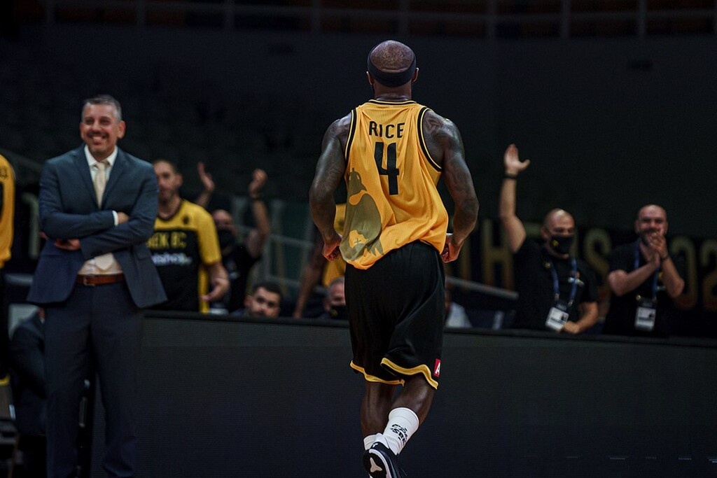 AEK: «Διαζύγιο» με αποχαιρετιστήρια μηνύματα με Ράις (photos)