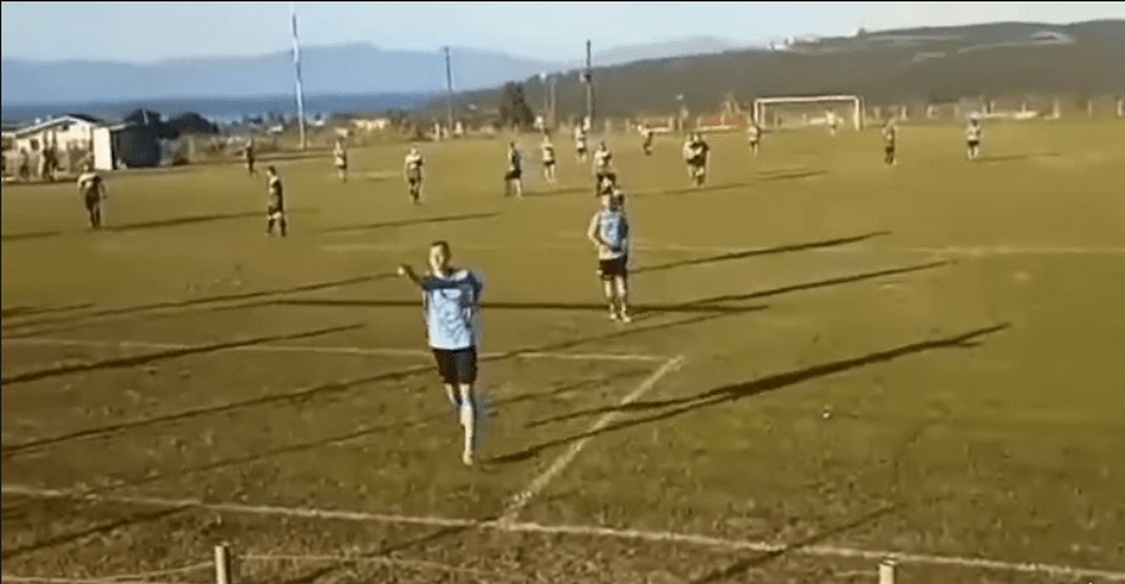 Γκολάρα αλά Ζλάταν σε αγώνα τοπικού πρωταθλήματος (video)