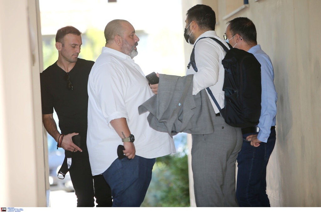 Καραπαπάς: «Πάει να καταστρέψει τη ζωή μου» (photos)