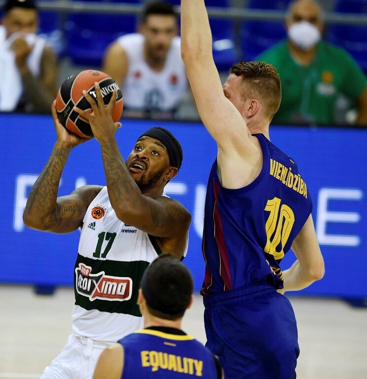 Μπαρτσελόνα - Παναθηναϊκός ΟΠΑΠ: Η εξαιρετική εμφάνιση του Φόστερ (photos+video)