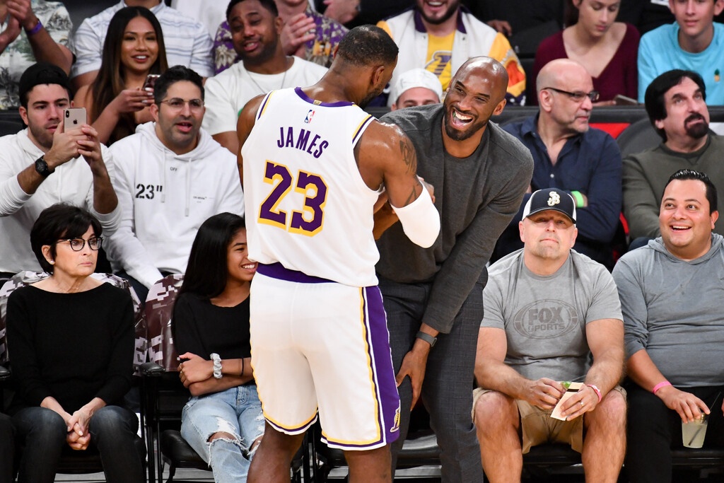 NBA: Συγκλονιστικός Λεμπρόν για Κόμπι (photos)