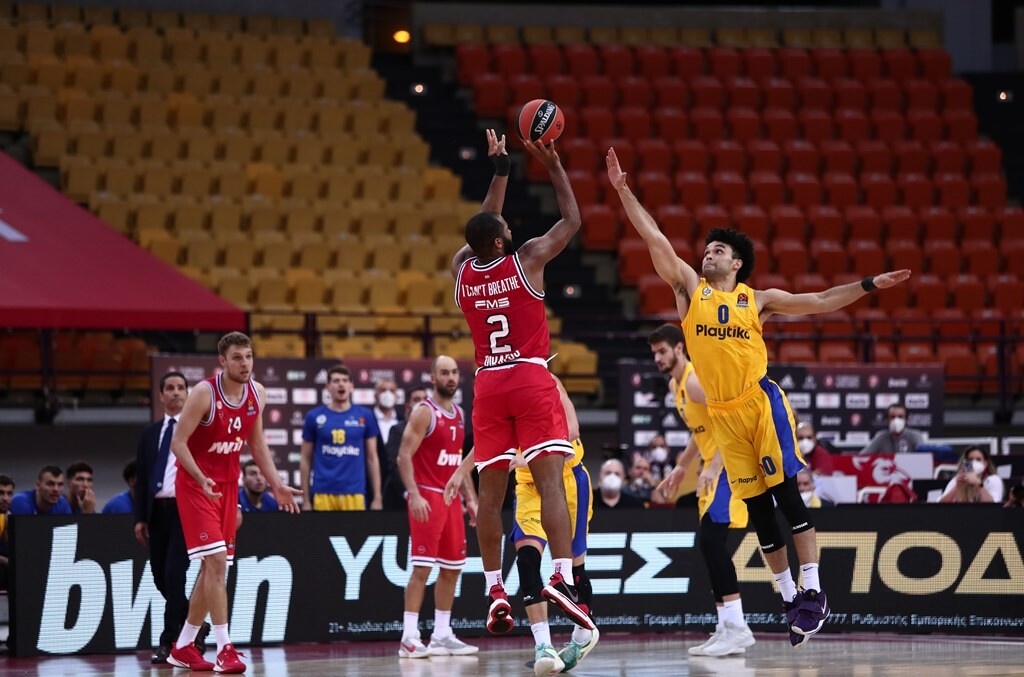 Ολυμπιακός-Μακάμπι: To buzzer-beater του Χάρισον στο ΣΕΦ (photos+video)