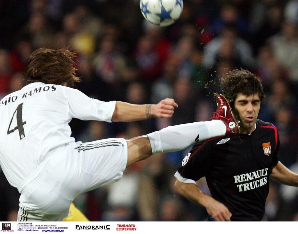 Βέβαια, κάτι τέτοιες φάσεις δείχνουν ότι θα μπορούσε να ασχοληθεί και με τις πολεμικές τέχνες!