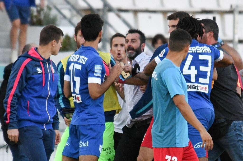 Ένταση στο φινάλε του ΝΠΣ Βόλος-ΠΑΣ Γιάννινα - Πυροσβέστης ο Ουάρντα (photos)