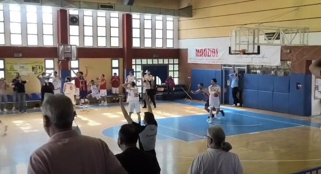 Δραματικό φινάλε σε αγώνα της Β΄Εθνικής: Δυο τρίποντα σε 4΄΄ (photos+video)