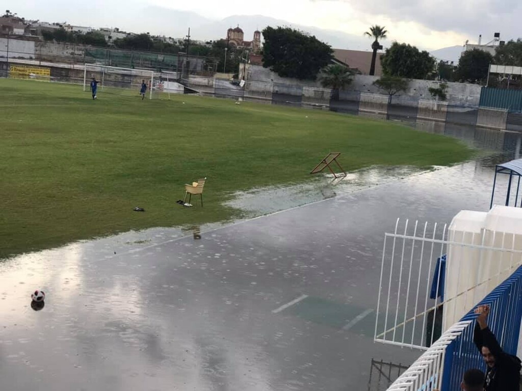 Γήπεδο-πίσινα στη Γ’ Εθνική (photos)