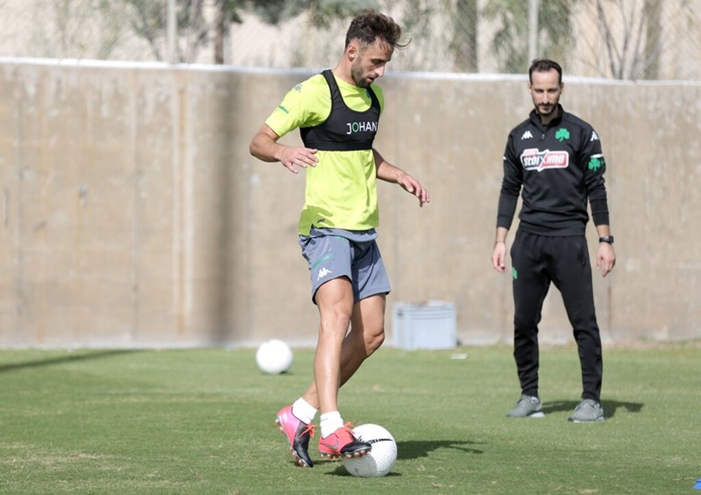 Παναθηναϊκός: Ευχές και τούρτα έκπληξη σε Μαουρίσιο! (Photos & Video)