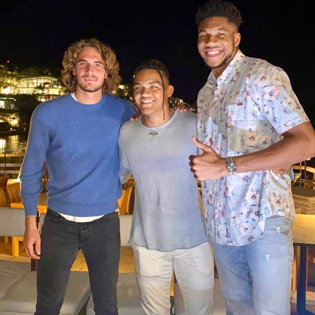 Τσιτσιπάς: Μυθική πλάκα σε Αντετοκούνμπο (photos)