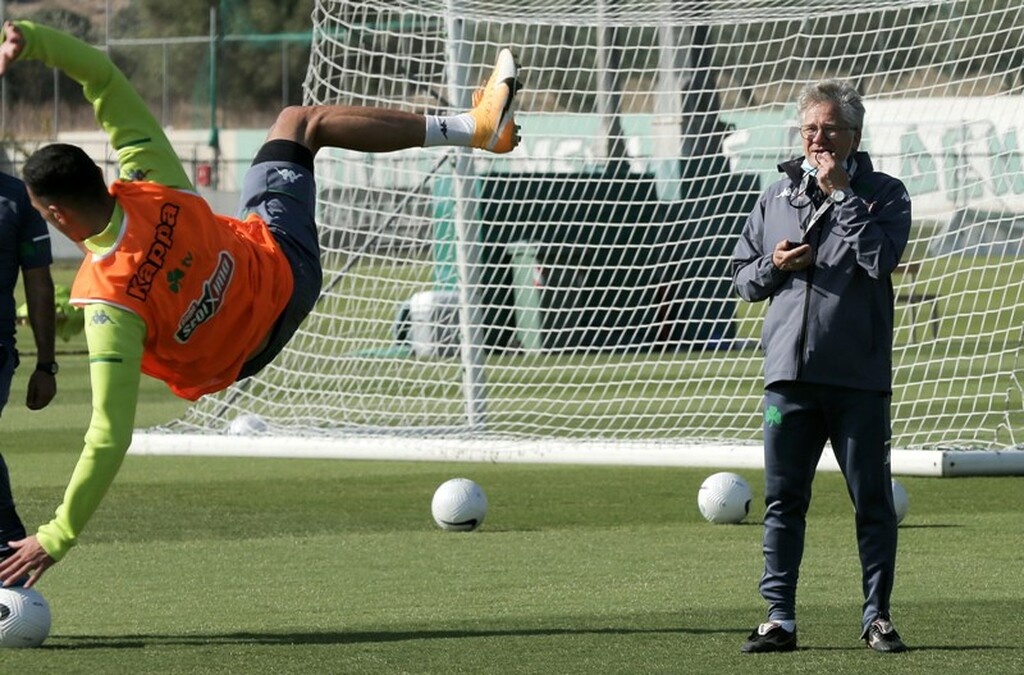 «Κίνηση στο χώρο» και όχι passing game από τον Μπόλονι! (Photos)