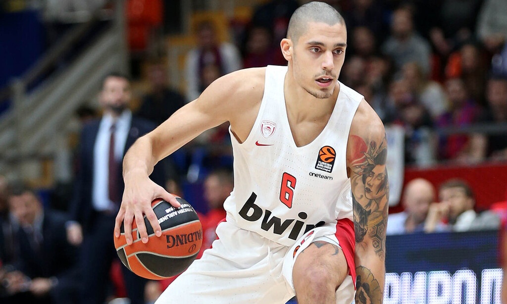 Ολυμπιακός: Δυσαρέσκεια από Κόνιαρη (video)