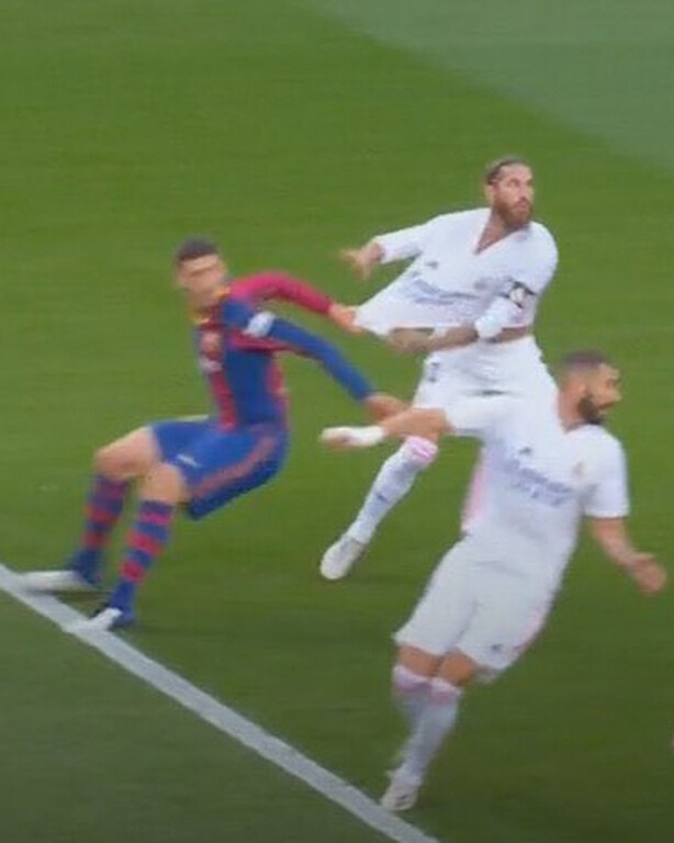 Μπαρτσελόνα-Ρεάλ Μαδρίτης: «Φωτιά» στο el clasico με Ράμος (video)