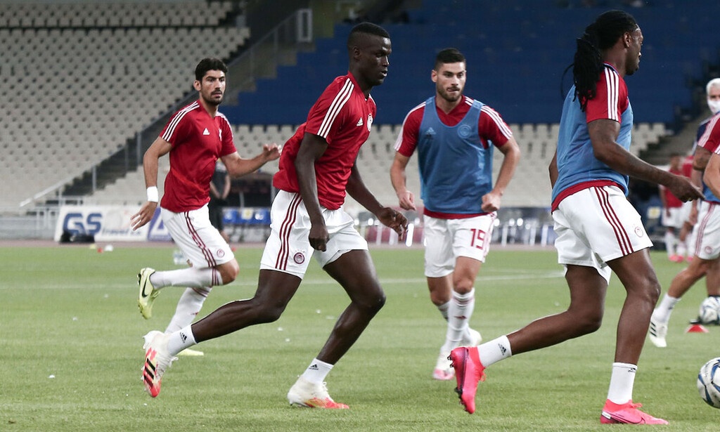 Ολυμπιακός: Πρώτα η Πόρτο, μετά τα συμβόλαια
