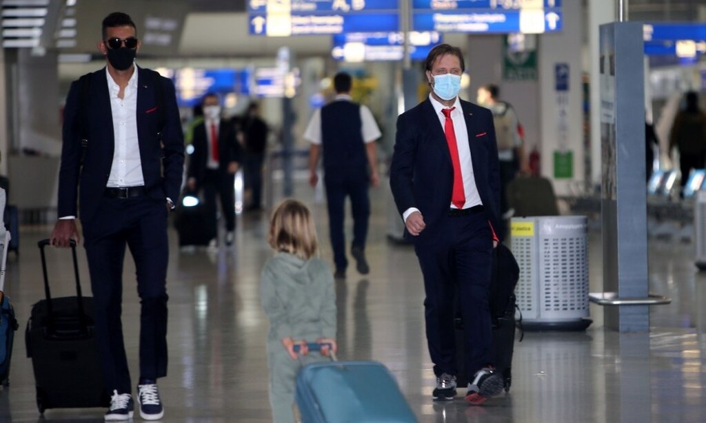 Ολυμπιακός: «Πέταξε» για Πορτογαλία (photos)